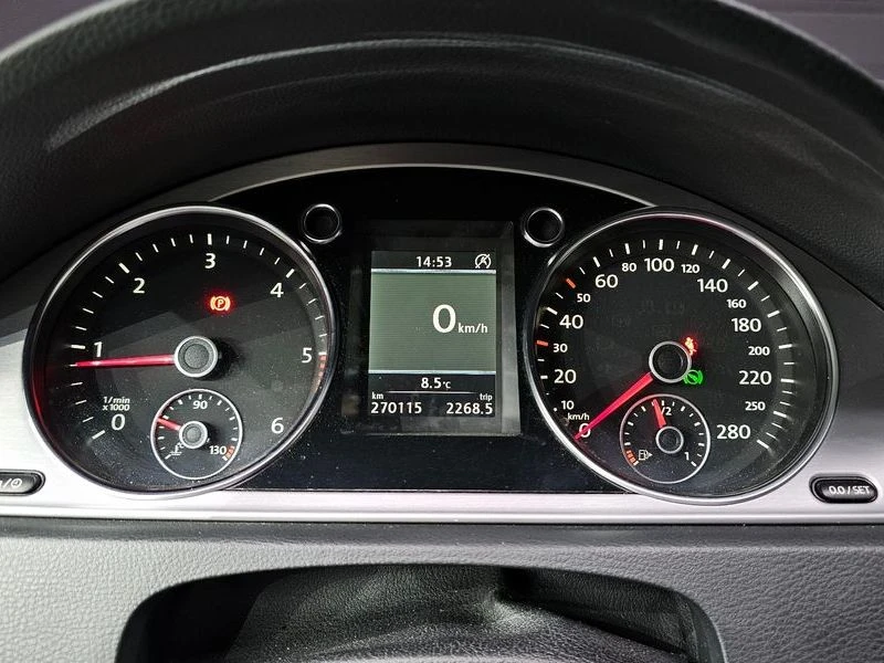 VW CC 2.0 Automatic, снимка 8 - Автомобили и джипове - 55723889