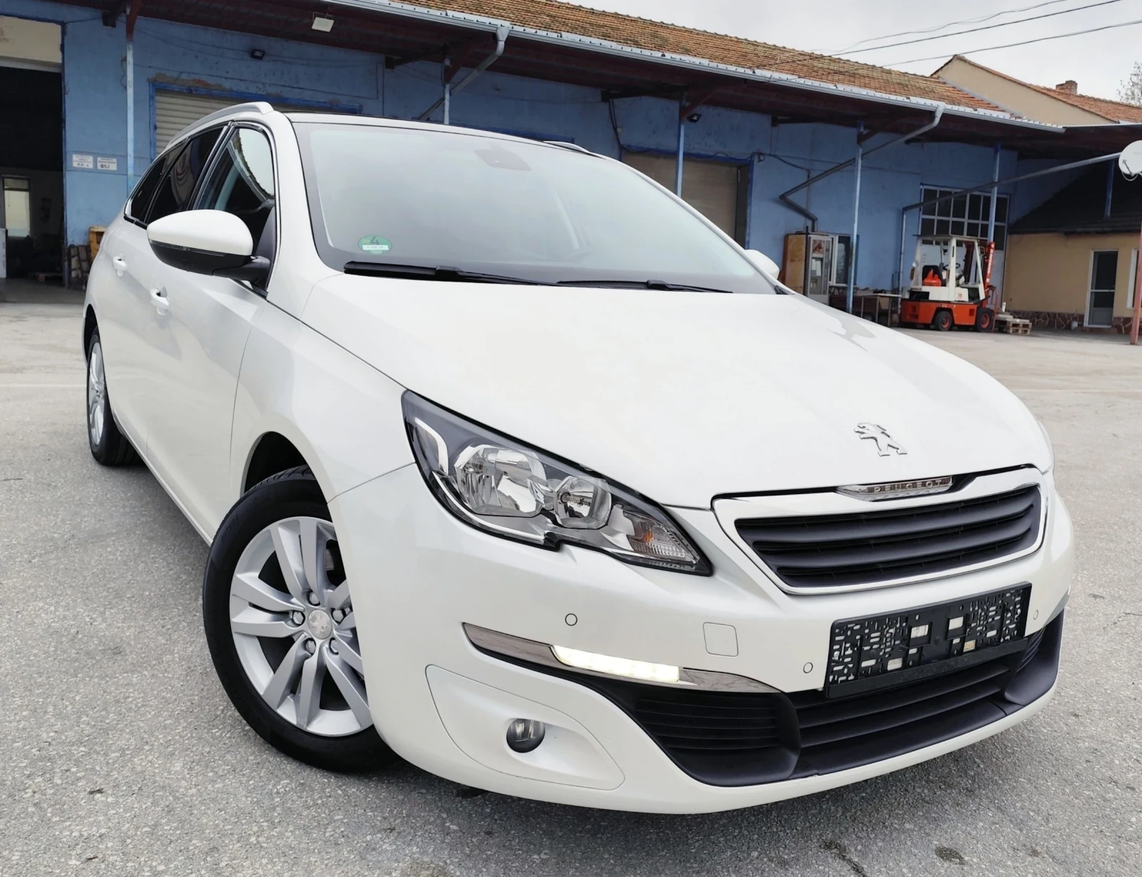 Peugeot 308 1.6HDI-LED-НАВИ-EURO-6, снимка 1