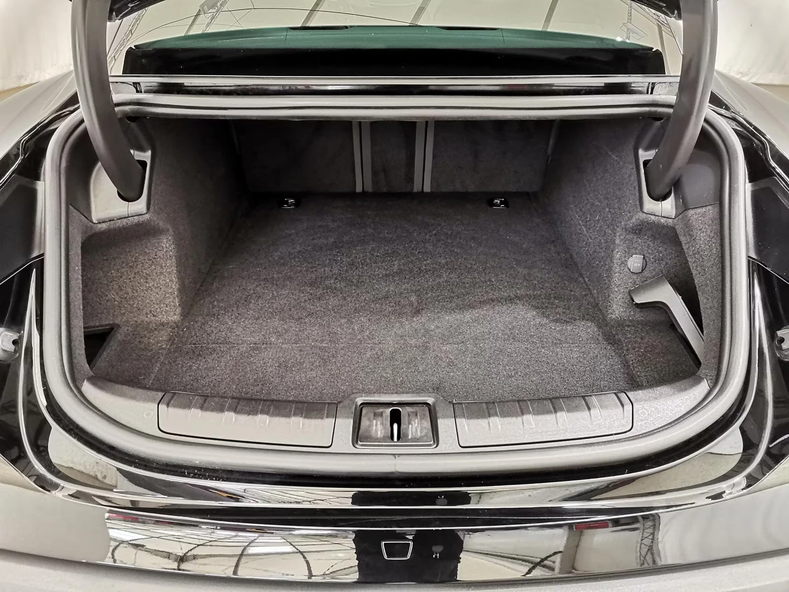 Porsche Taycan 408HP/NAVI/SOUND/PANO/CAM/AMBI/KLESS/681v - изображение 7