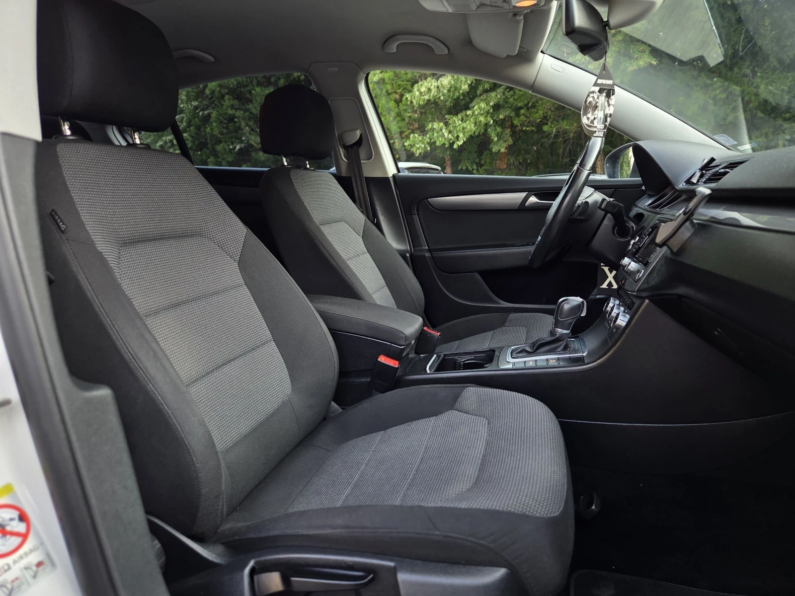 VW Passat 2.0TDI Автомат - изображение 7