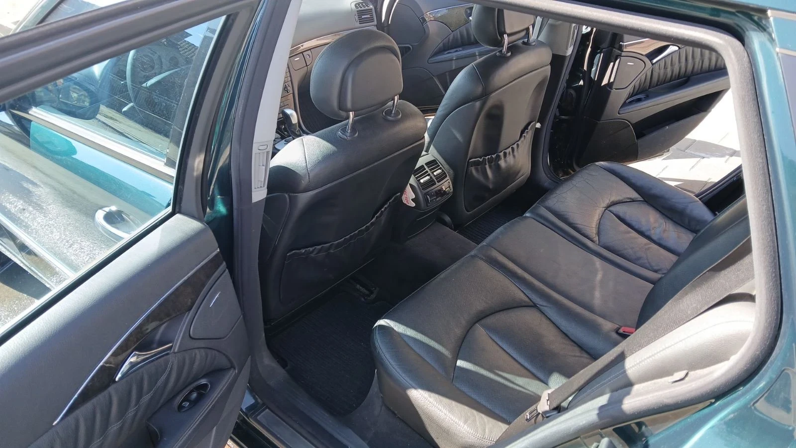 Mercedes-Benz E 320, снимка 11 - Автомобили и джипове - 54009135