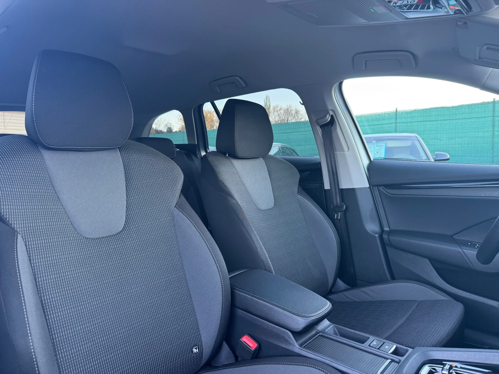 Skoda Octavia 1.4iV PHEV, снимка 14 - Автомобили и джипове - 54109391