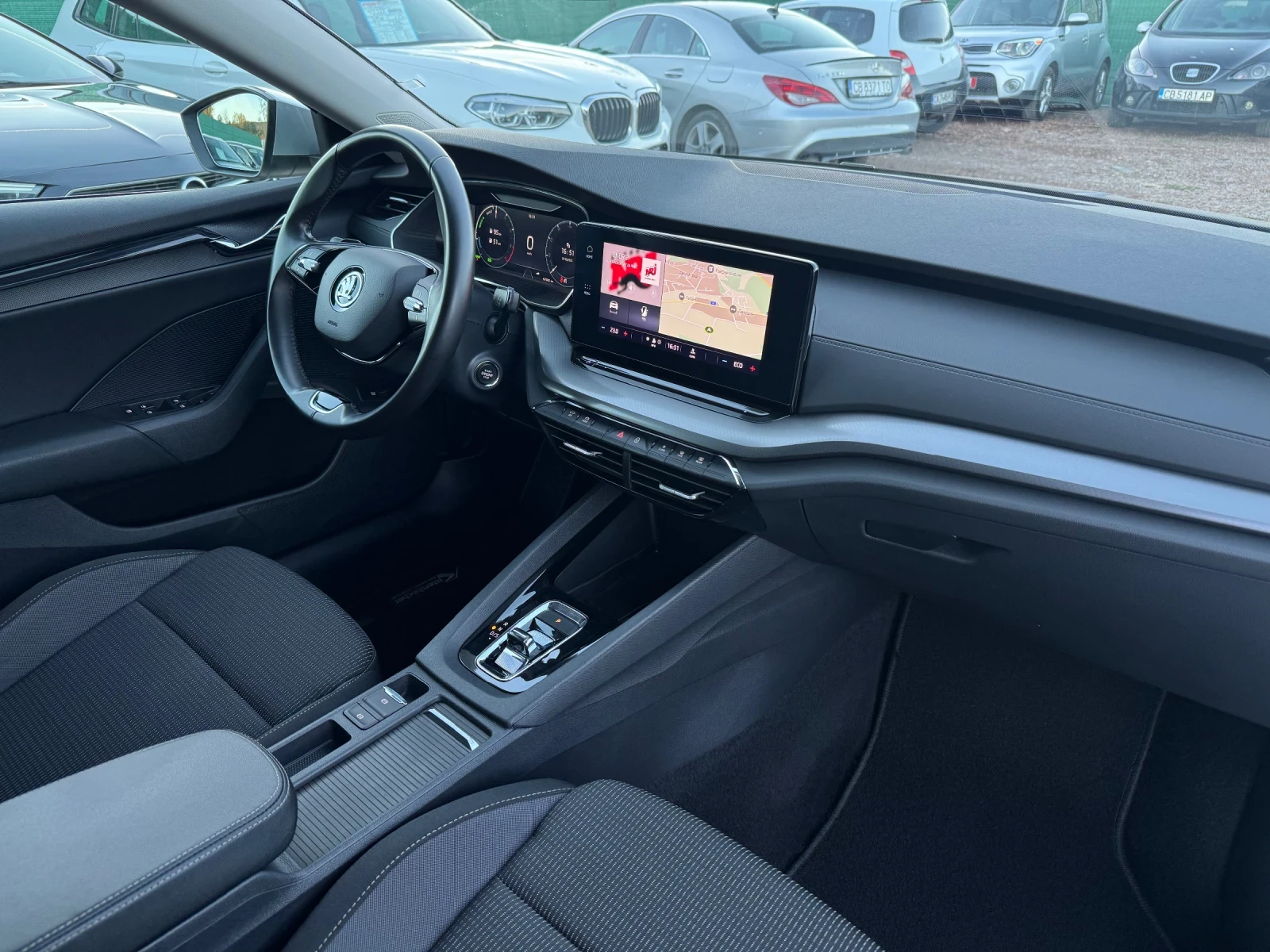 Skoda Octavia 1.4iV PHEV, снимка 13 - Автомобили и джипове - 54109391