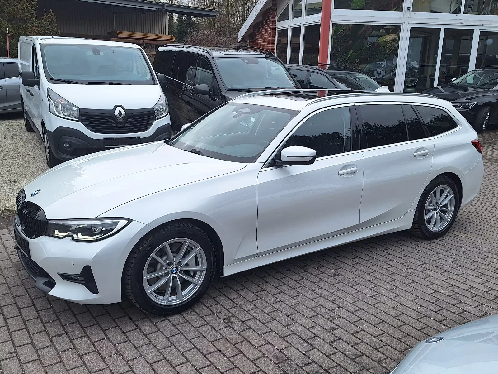 BMW 330 330i, снимка 3 - Автомобили и джипове - 54315385