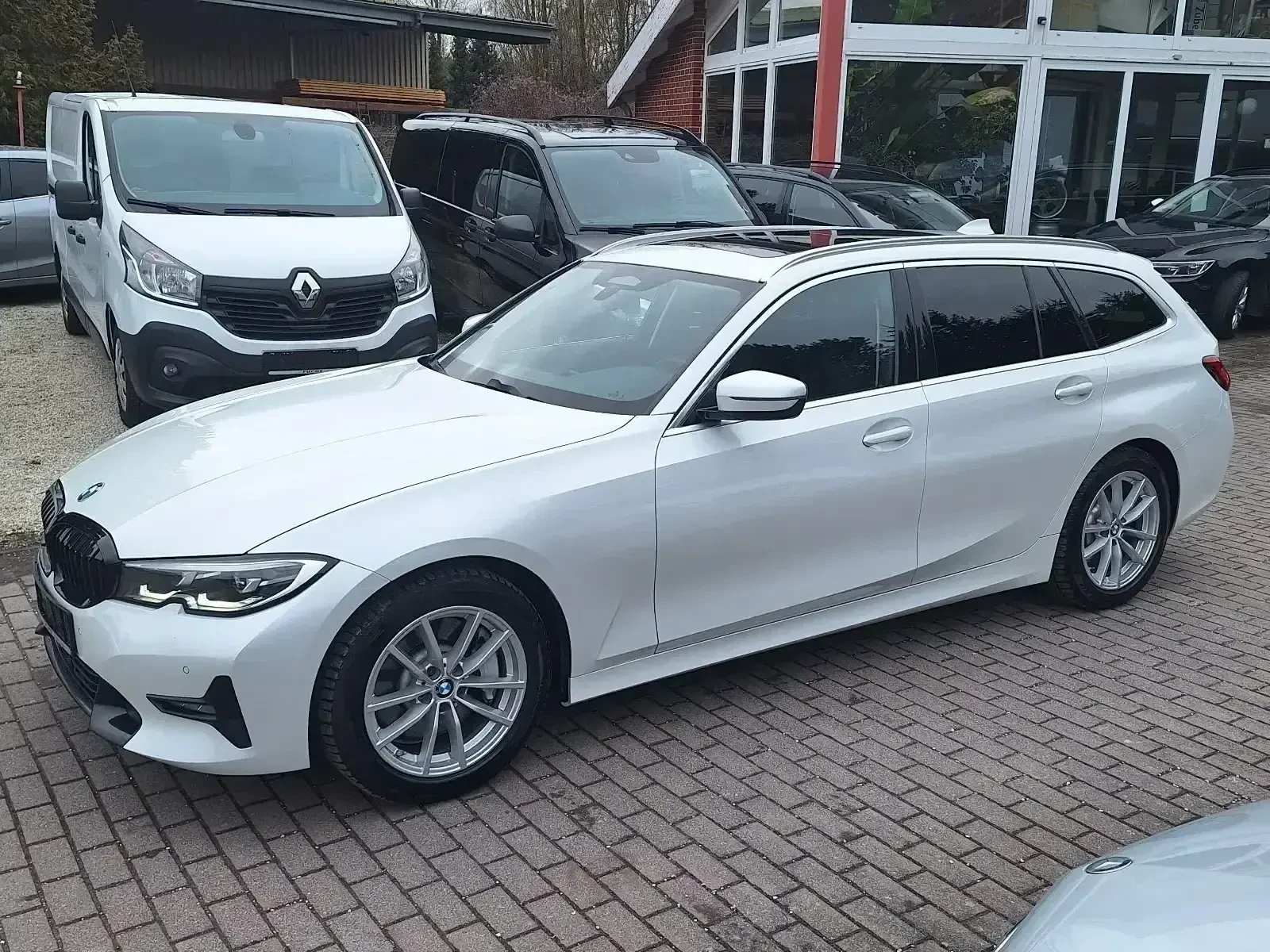 BMW 330 330i