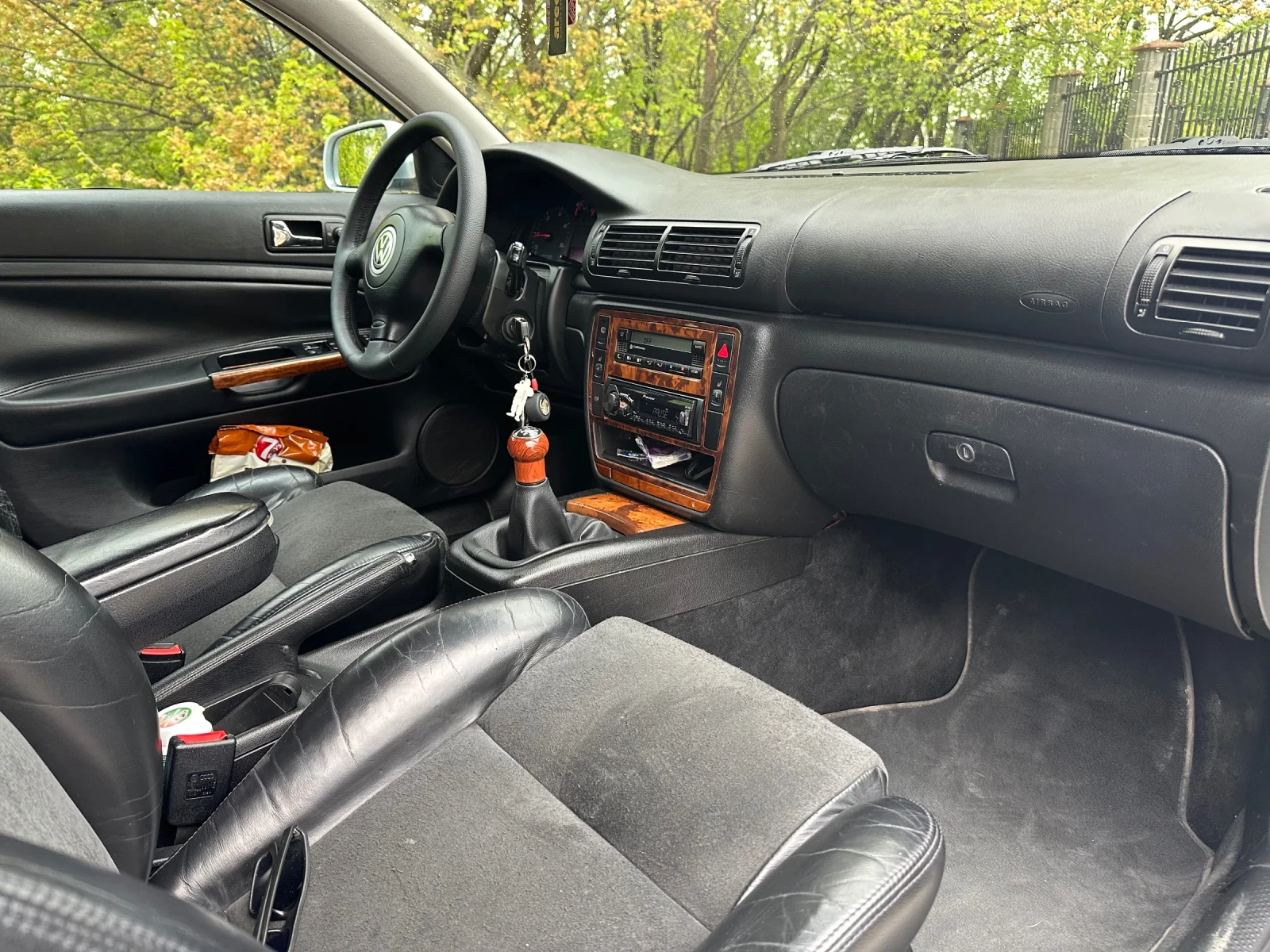 VW Passat 1.9 TDI, снимка 7 - Автомобили и джипове - 54382996