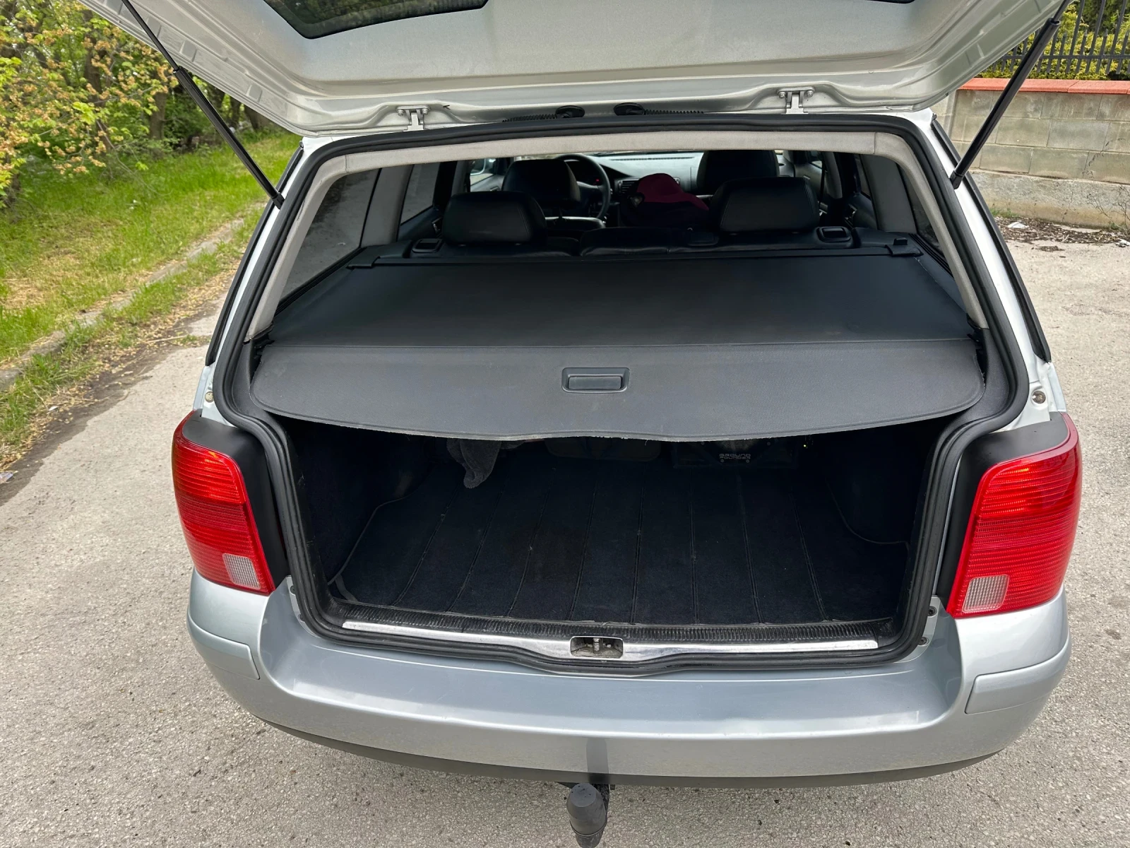 VW Passat 1.9 TDI, снимка 8 - Автомобили и джипове - 54382996