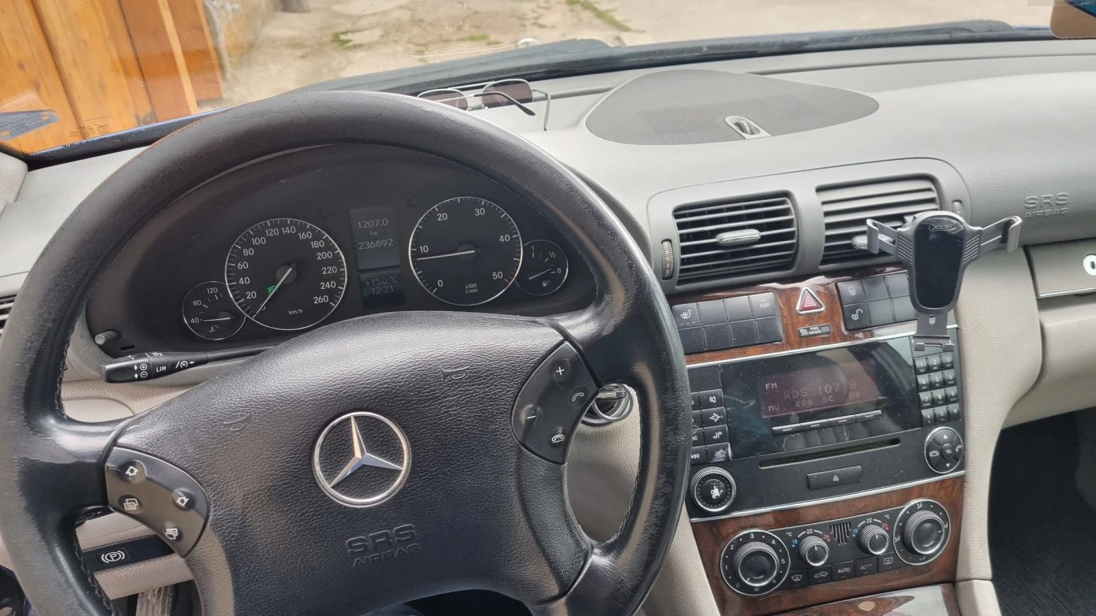Mercedes-Benz C 200 2.2CDI, снимка 6 - Автомобили и джипове - 54399769