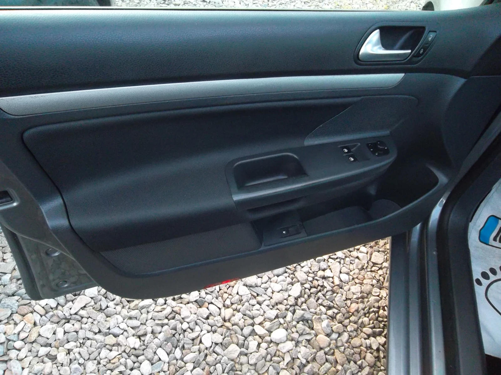 VW Golf 1.9TDI -6sk, снимка 7 - Автомобили и джипове - 54721458