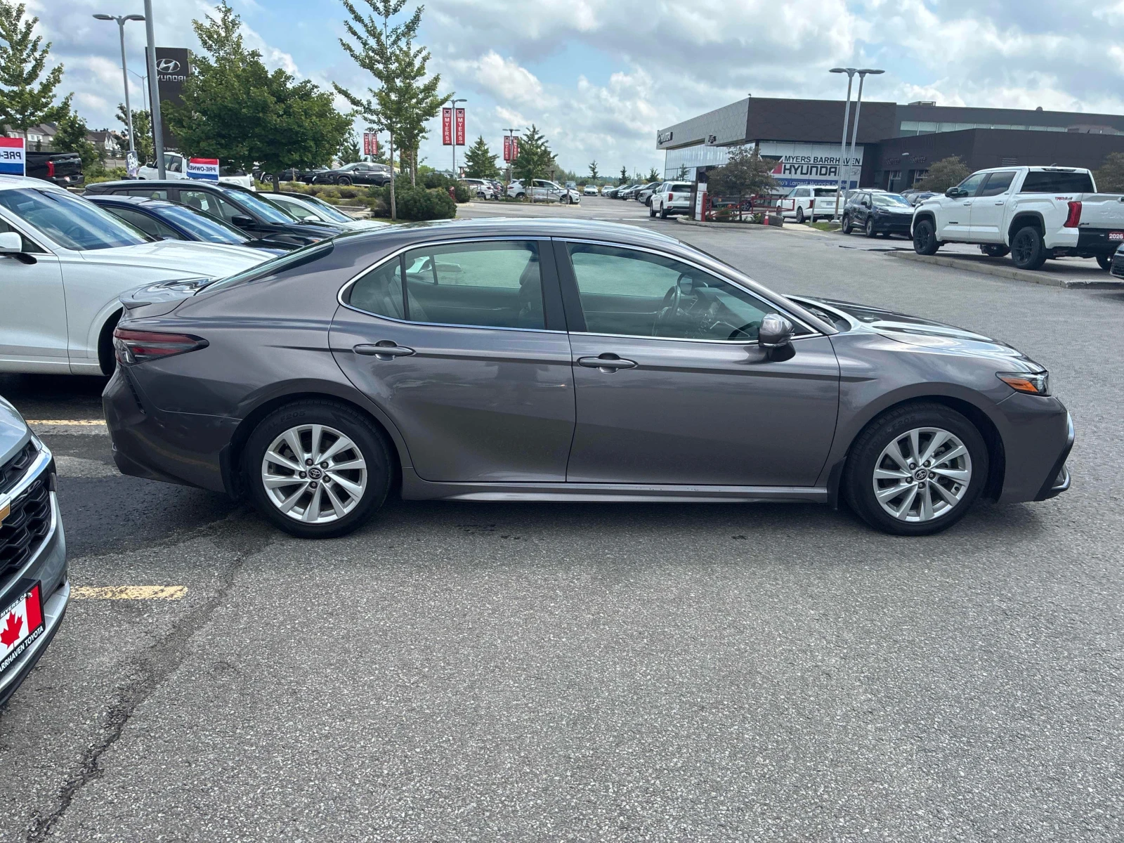 Toyota Camry * SE * АВТОКРЕДИТ БЕЗ ПЪРВОНАЧАЛНА ВНОСКА* , снимка 3 - Автомобили и джипове - 55847240