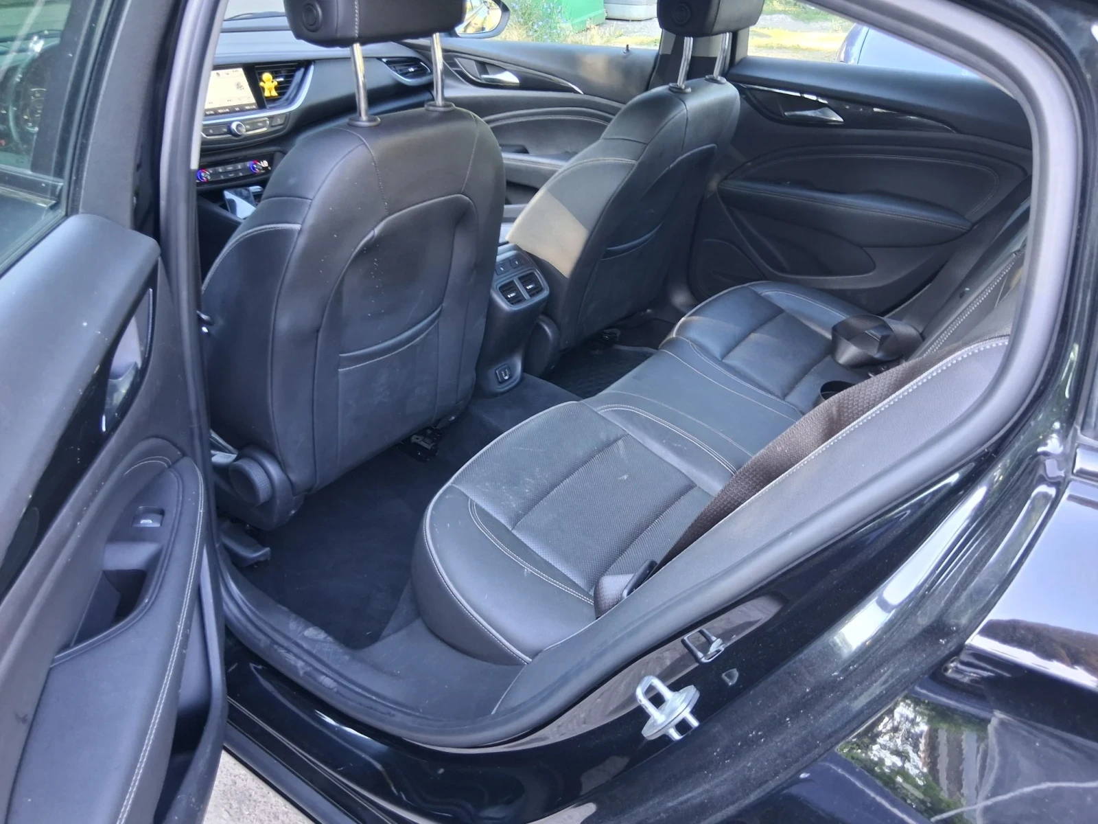 Opel Insignia 2.0ТДЦИ 170оня Всички екстри, снимка 5 - Автомобили и джипове - 55851465