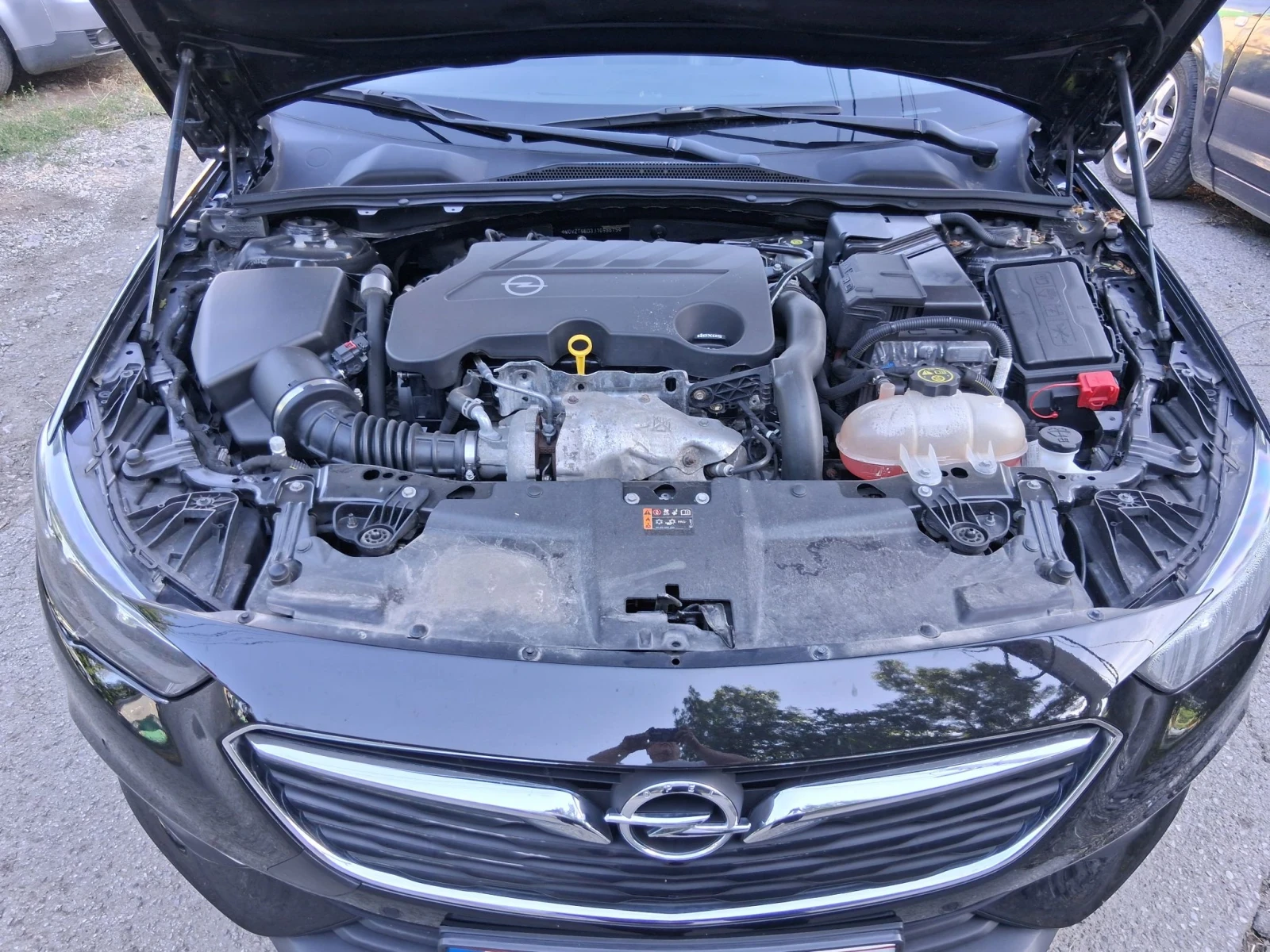 Opel Insignia 2.0ТДЦИ 170оня Всички екстри, снимка 13 - Автомобили и джипове - 55851465