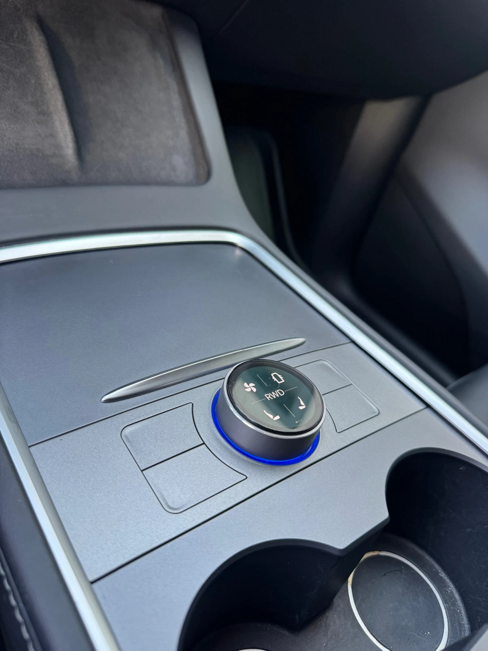Tesla Model Y Гаранция-Европейска-Лонг Рейндж-4х4-Карбон, снимка 9 - Автомобили и джипове - 55892332