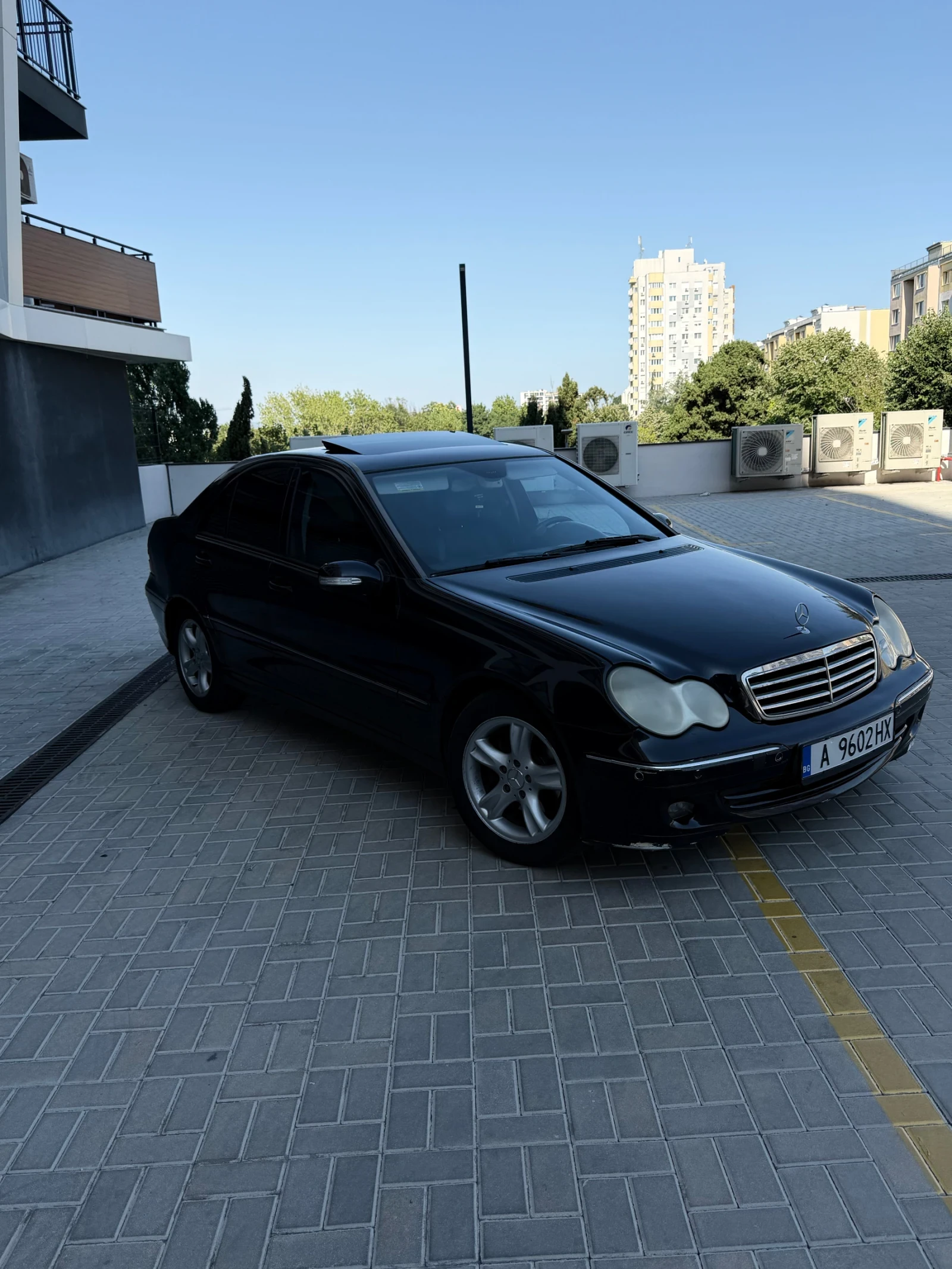 Mercedes-Benz C 220, снимка 2 - Автомобили и джипове - 55929340