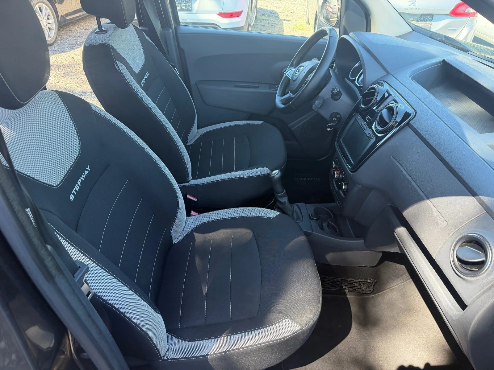 Dacia Dokker 1.6 i STEPWAY 102 ks, снимка 10 - Автомобили и джипове - 56018927