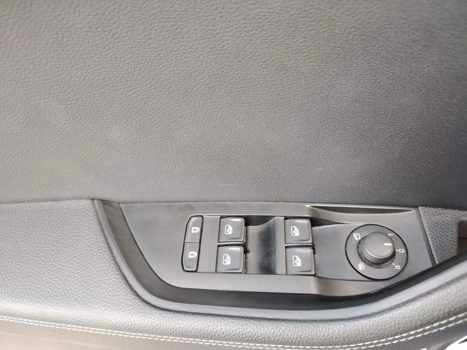 Skoda Superb Scout, снимка 12 - Автомобили и джипове - 56184780