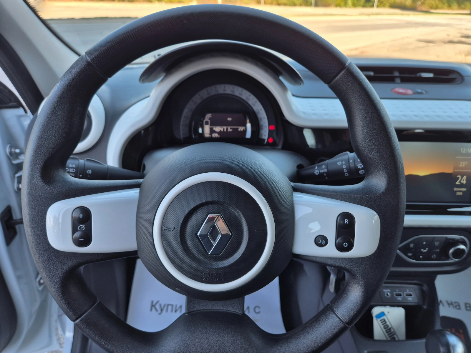 Renault Twingo 22kWh, 48764km, снимка 14 - Автомобили и джипове - 56635742