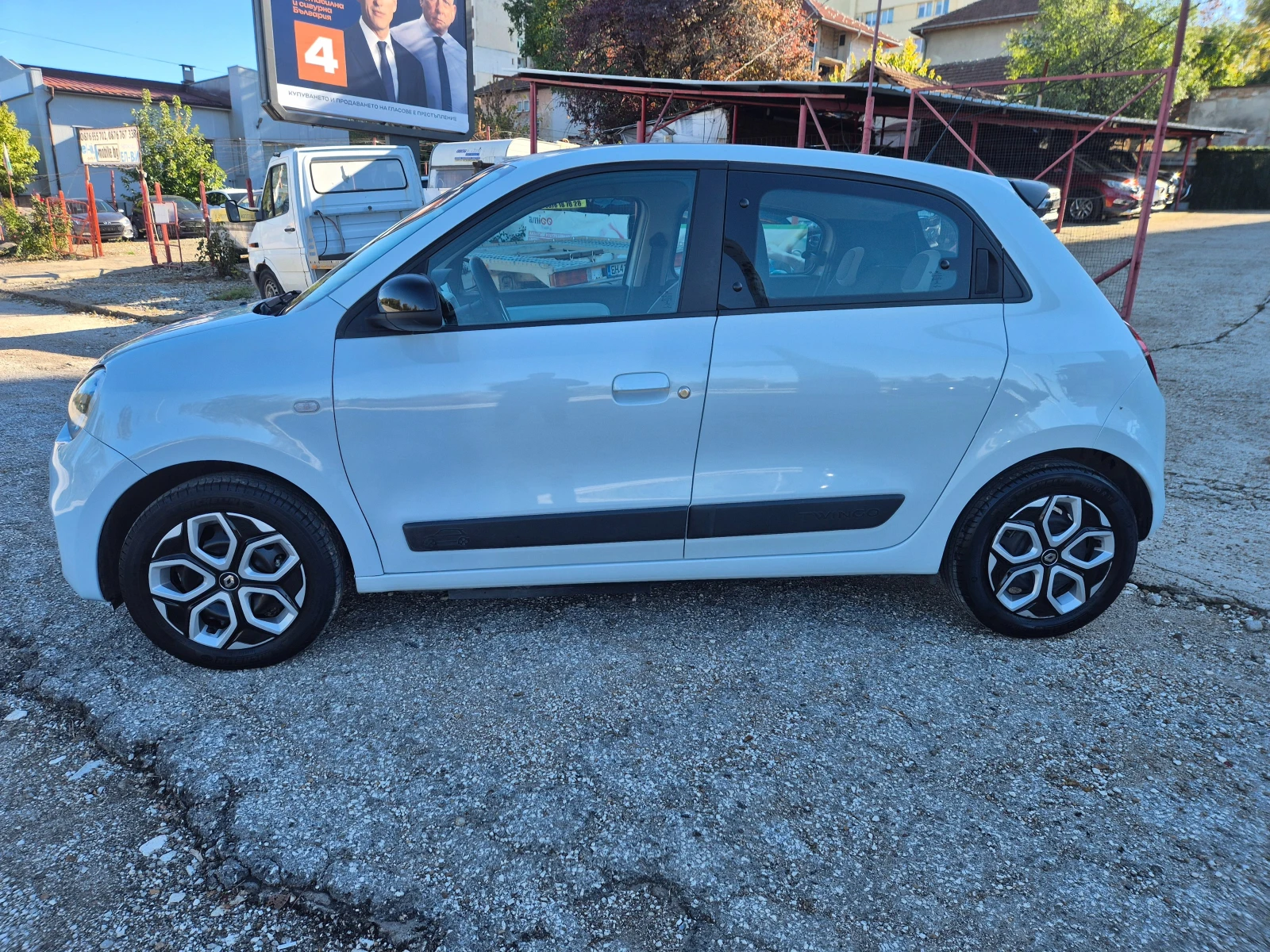 Renault Twingo 22kWh, 48764km, снимка 4 - Автомобили и джипове - 56635742
