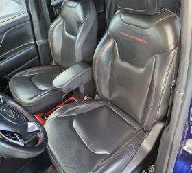 Jeep Renegade 4xe Trailhawk Plug-in Hybrid 4x4, снимка 9