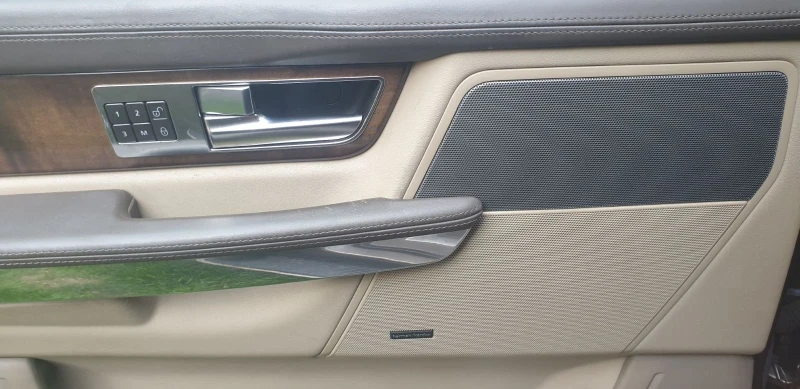 Land Rover Range Rover Sport, снимка 8 - Автомобили и джипове - 52493795