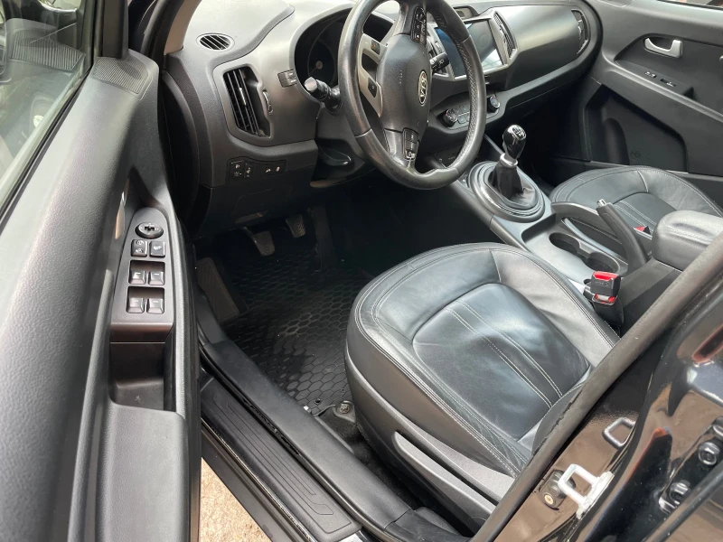 Kia Sportage 1.7, снимка 12 - Автомобили и джипове - 52844164