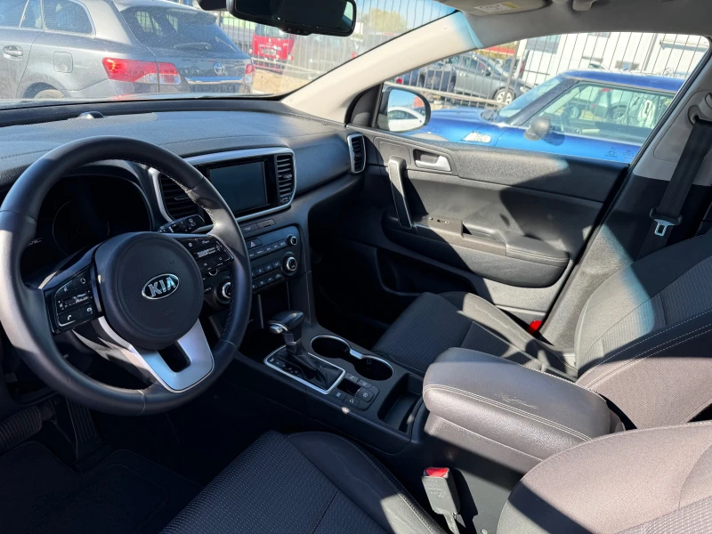Kia Sportage 1.6 CRDI, снимка 9 - Автомобили и джипове - 52226276
