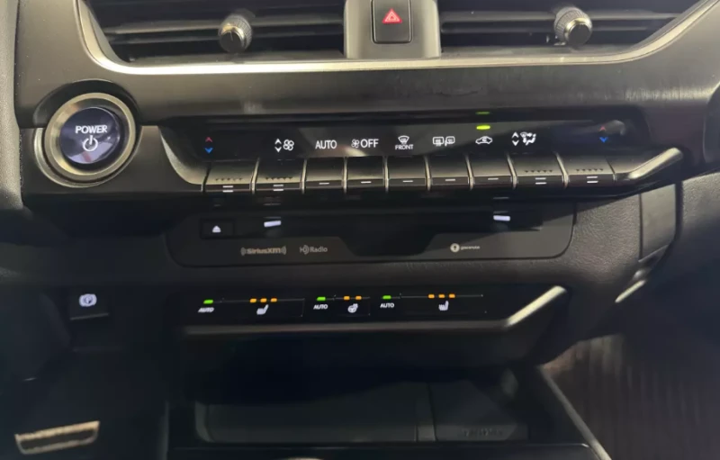 Lexus NX 250H* Автокредит* , снимка 9 - Автомобили и джипове - 52749596