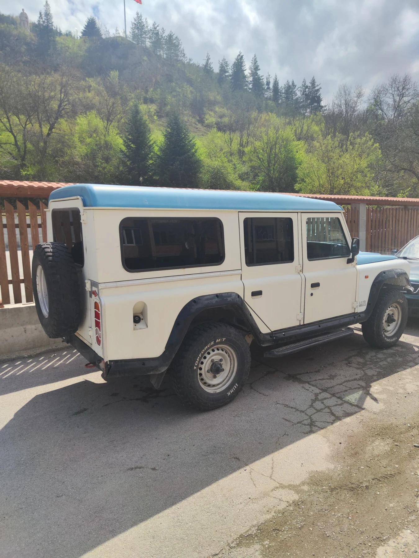 Land Rover Defender 2.8 - изображение 3