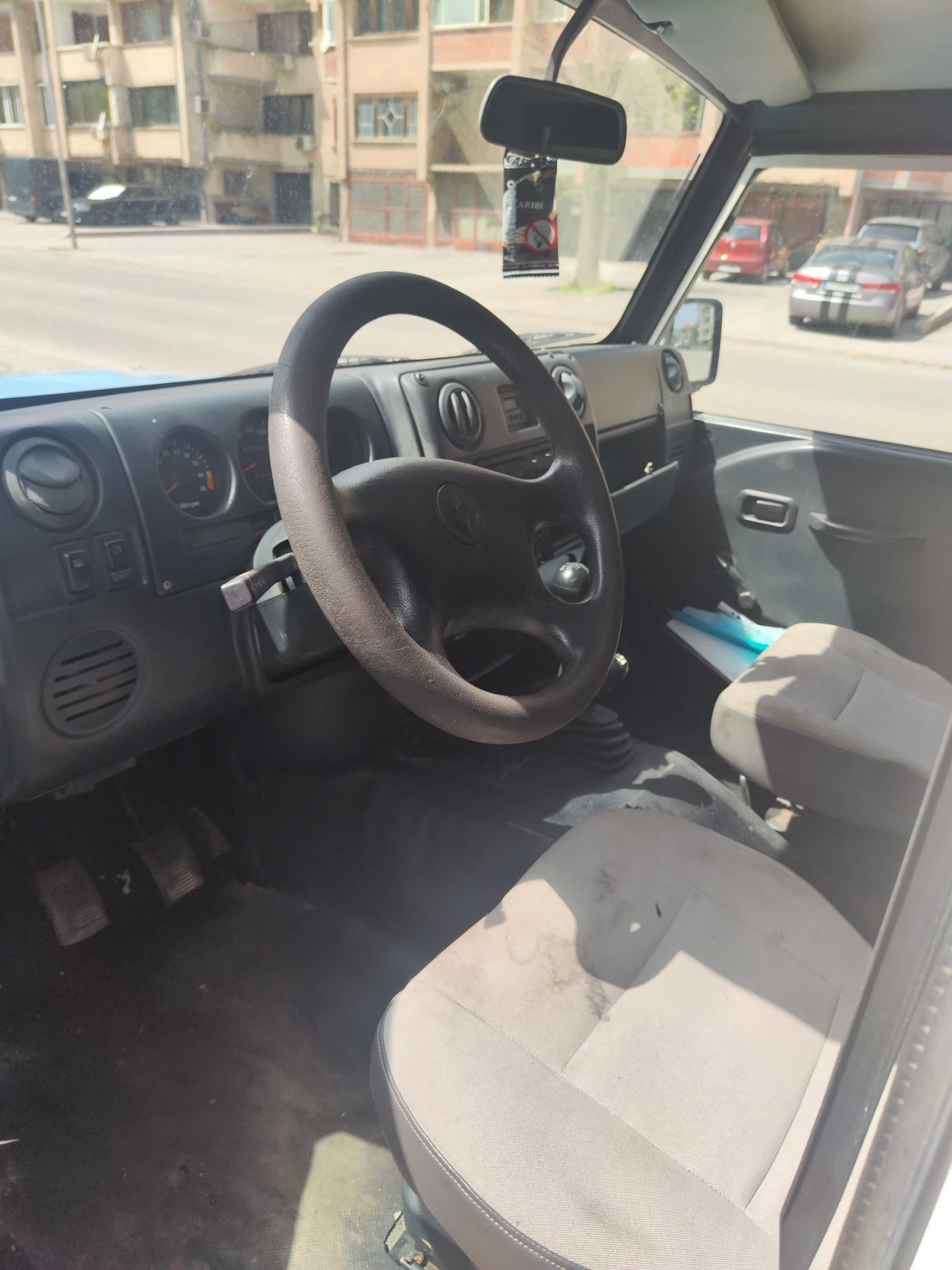 Land Rover Defender 2.8 - изображение 5