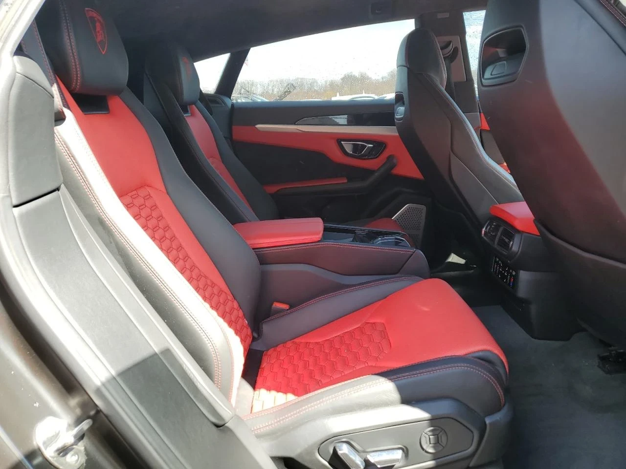 Lamborghini Urus  - изображение 10