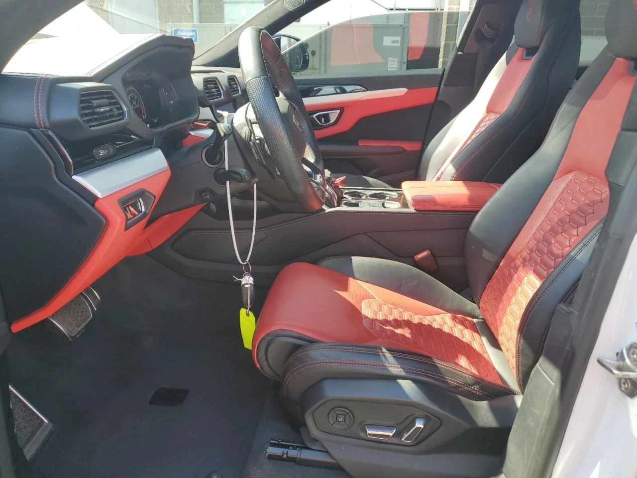 Lamborghini Urus  - изображение 7