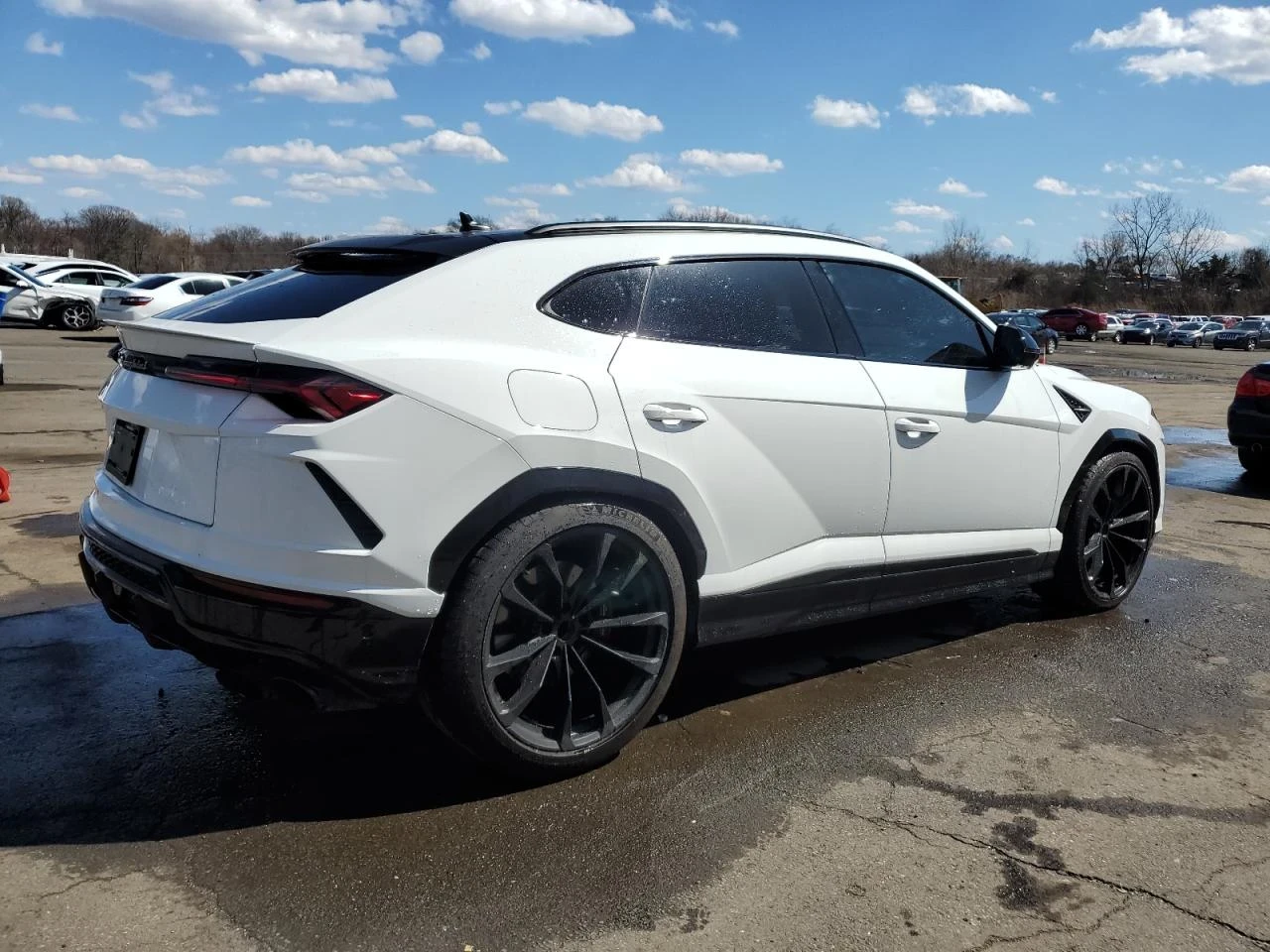 Lamborghini Urus  - изображение 3