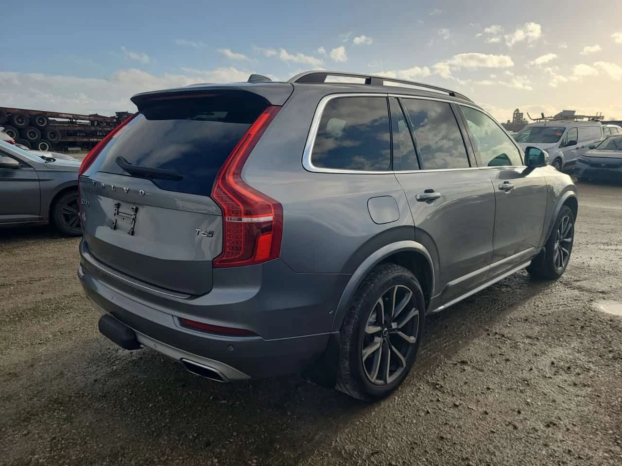 Volvo Xc90  T6 MOMENTUM * ПАНОРАМА* ПАМЕТ* ПОДГРЕВИ* CARFAX * - изображение 3