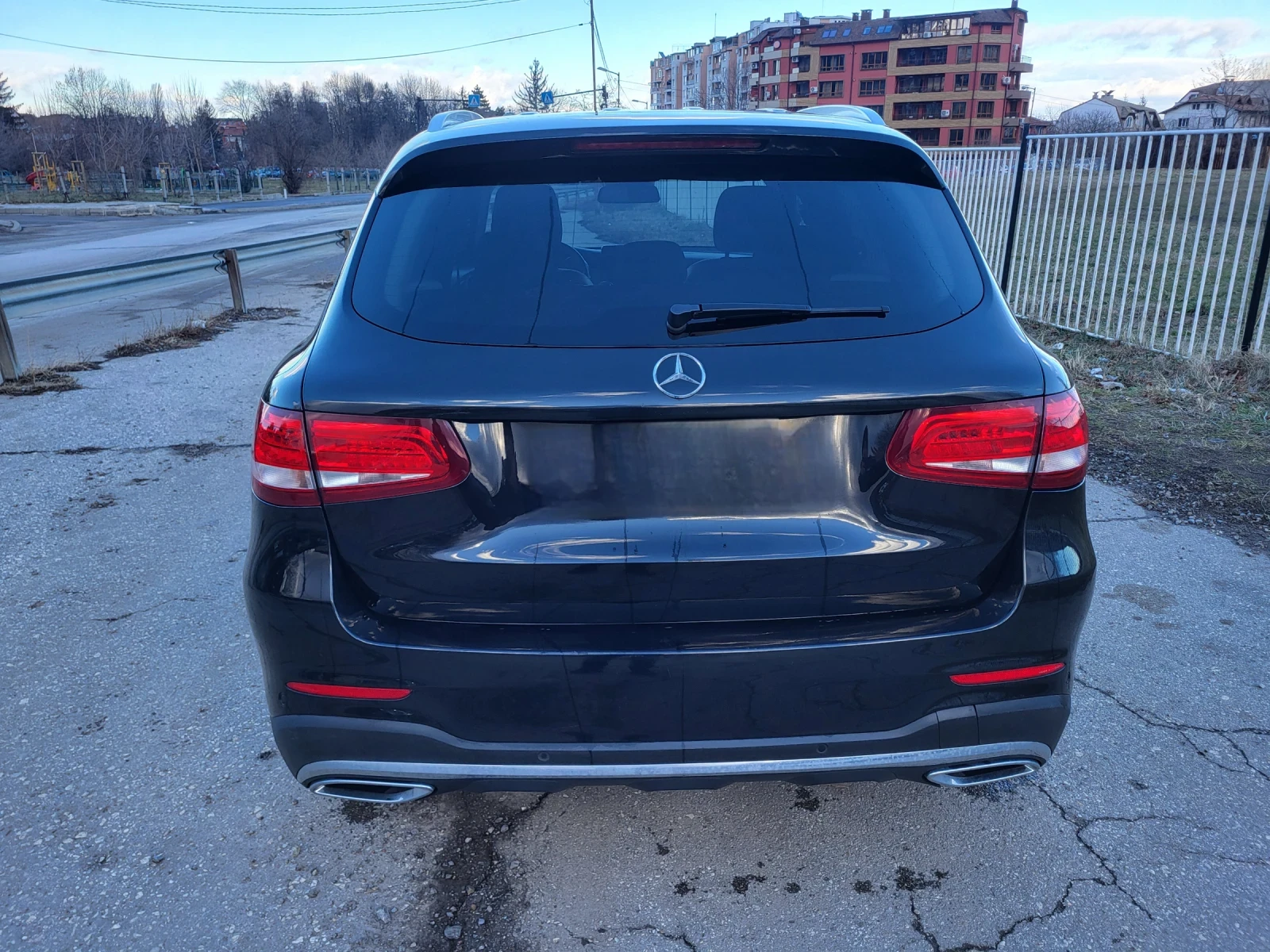 Mercedes-Benz GLC 220 AMG, снимка 14 - Автомобили и джипове - 54384250