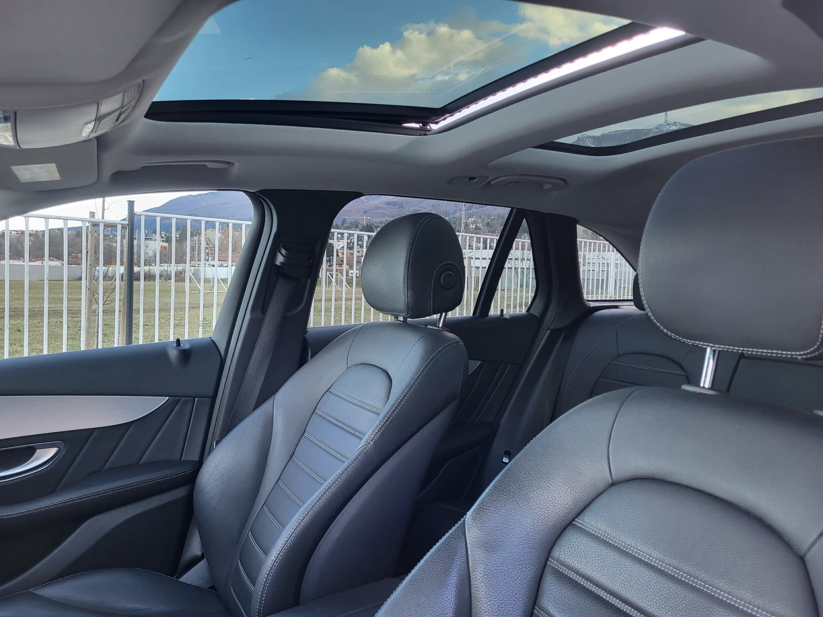 Mercedes-Benz GLC 220 AMG, снимка 8 - Автомобили и джипове - 54384250