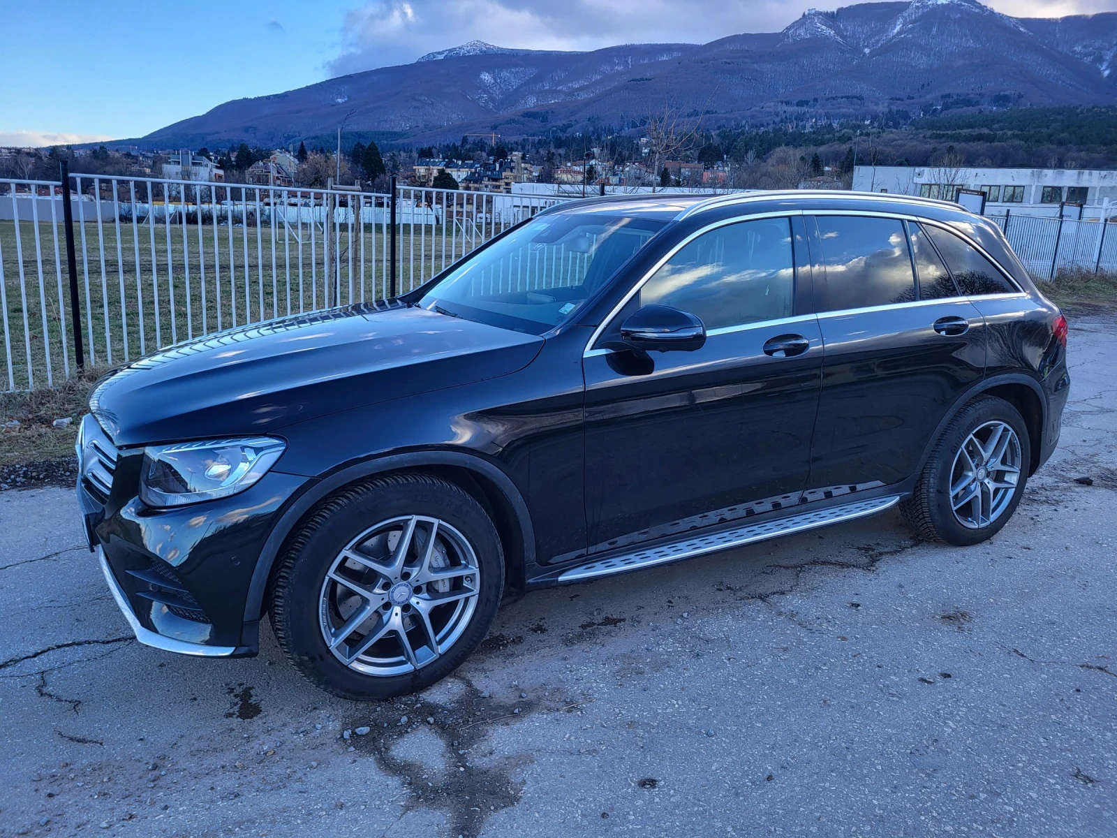 Mercedes-Benz GLC 220 AMG, снимка 4 - Автомобили и джипове - 54384250