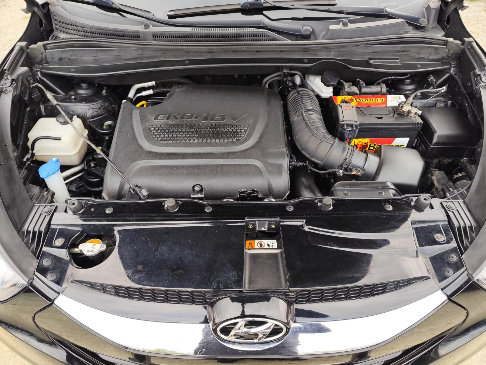Hyundai IX35 2.0 дизел, снимка 15 - Автомобили и джипове - 54640976