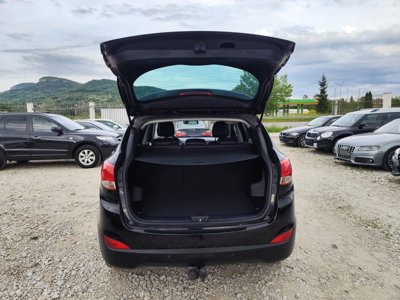 Hyundai IX35 2.0 дизел, снимка 7 - Автомобили и джипове - 54640976
