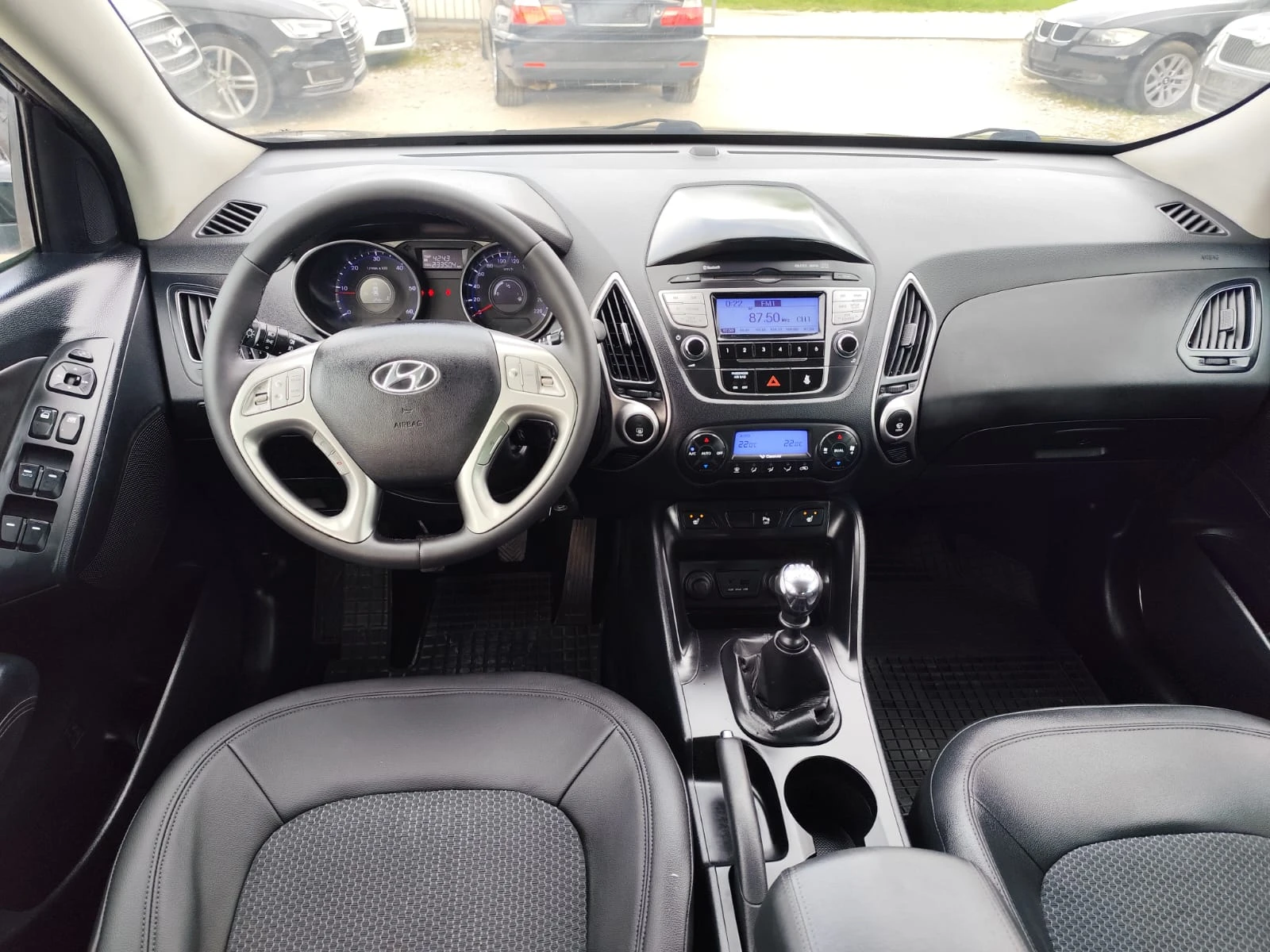 Hyundai IX35 2.0 дизел, снимка 10 - Автомобили и джипове - 54640976