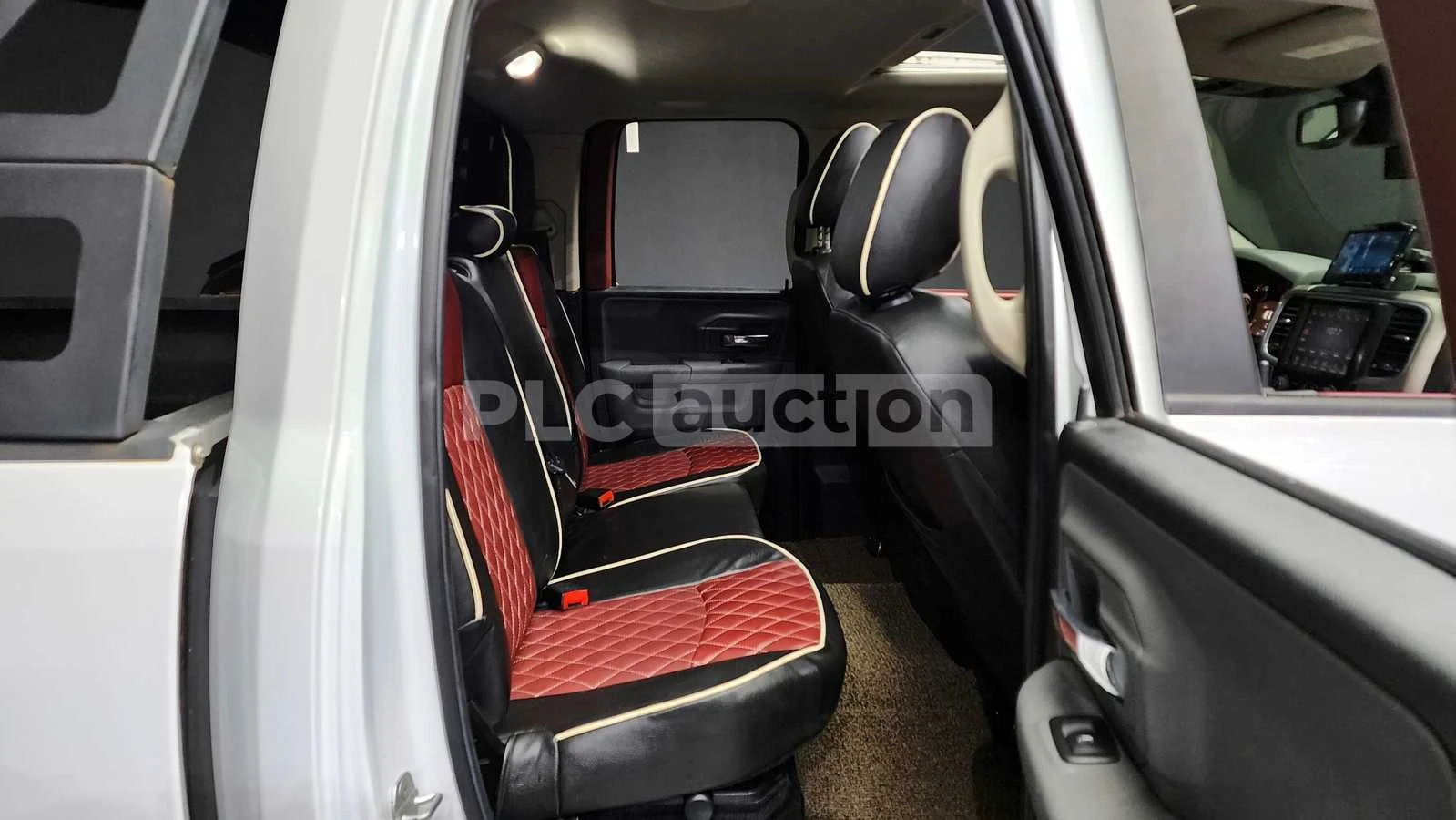 Dodge RAM 1500 5.7 HEMI| 360| ПАНОРАМА| ПОДГРЕВ| ВКЛ.ТЕХНОТЕСТ, снимка 13 - Автомобили и джипове - 54750782