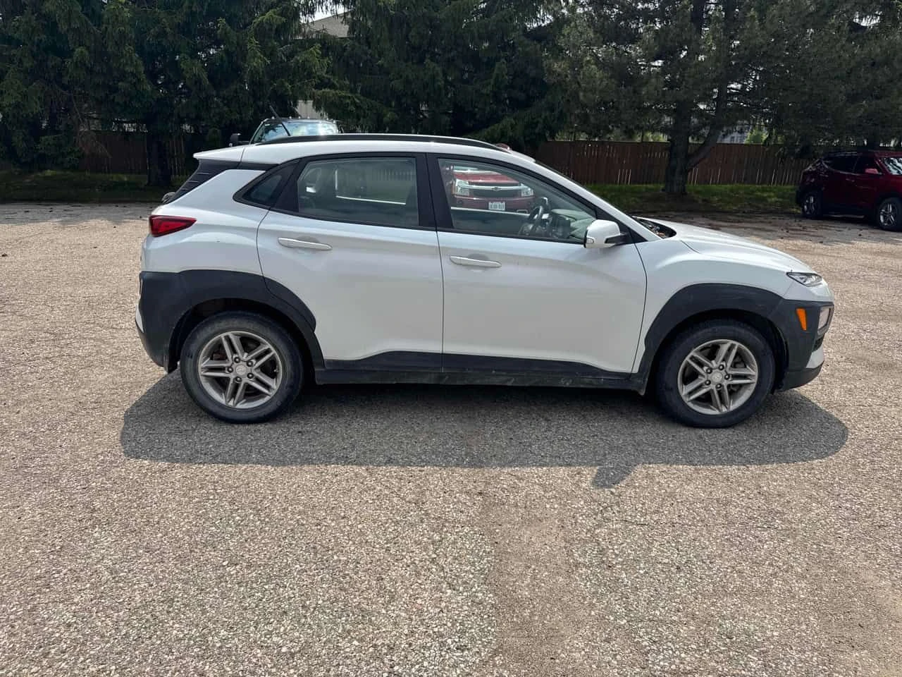 Hyundai Kona * Essential * CARFAX * БЕЗ ПЪРВОНАЧАЛНА ВНОСКА, снимка 4 - Автомобили и джипове - 54863846