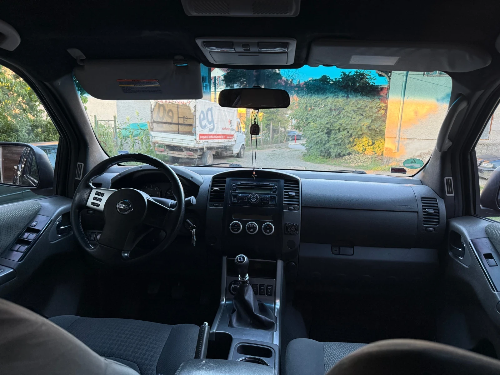 Nissan Navara, снимка 9 - Автомобили и джипове - 55467328