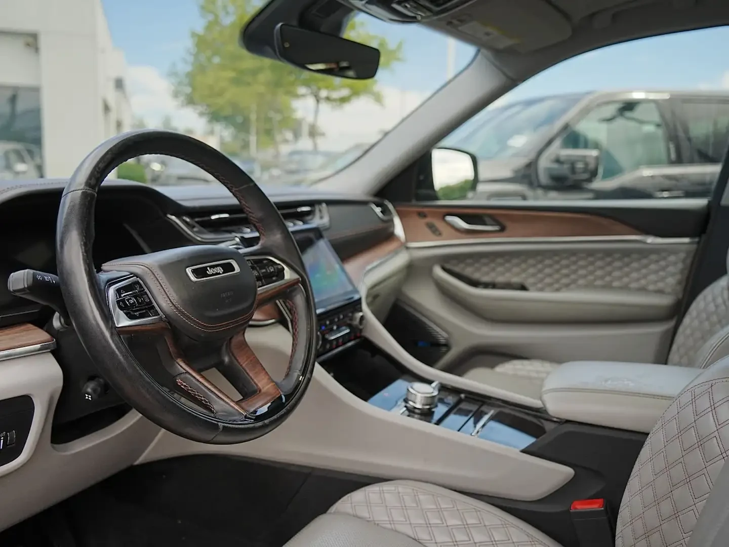 Jeep Grand cherokee L SUMMUT 3.6 PANORAMA 360CAM FULL, снимка 8 - Автомобили и джипове - 55672752