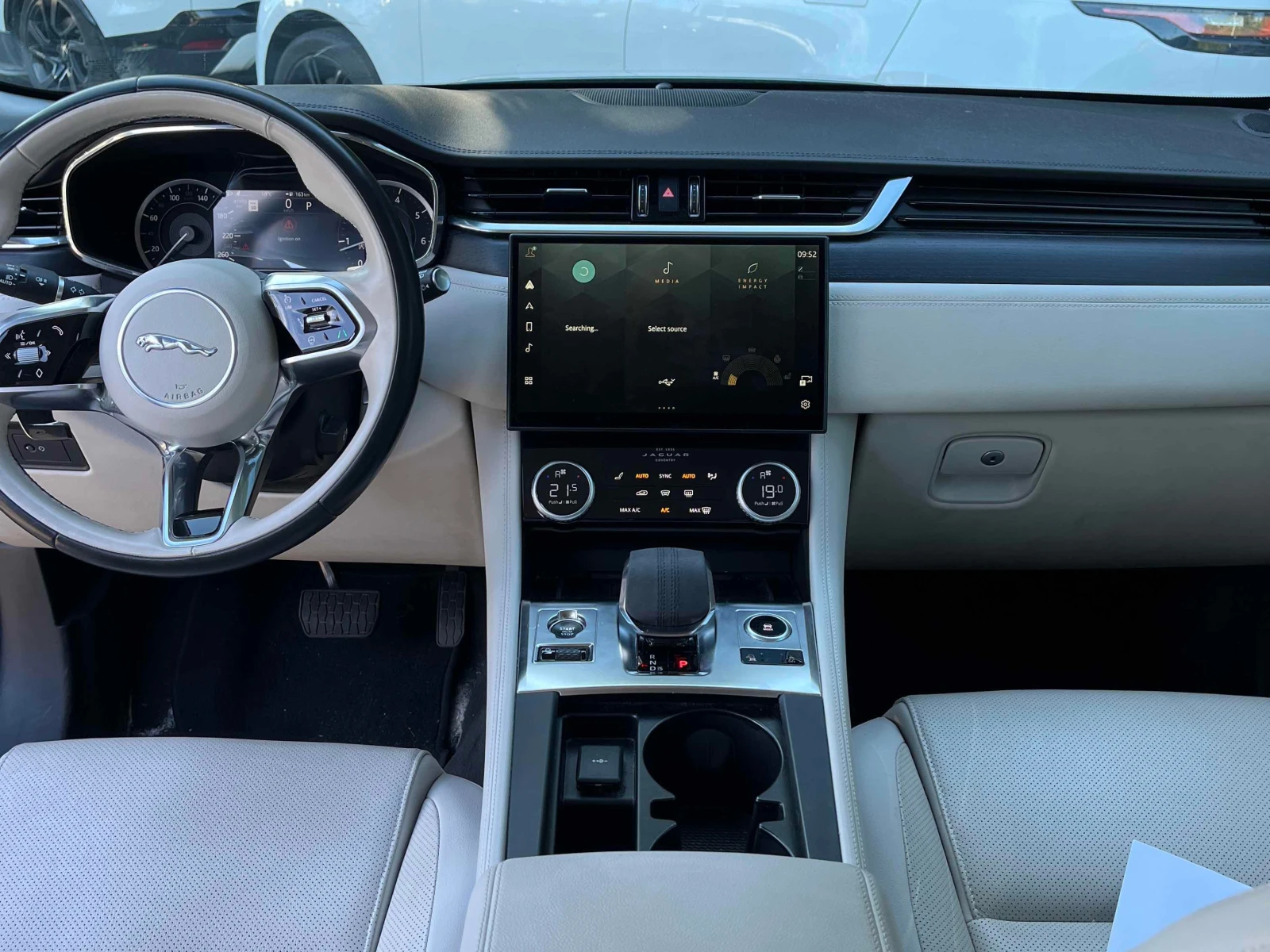 Jaguar F-PACE * S * CARFAX * ����� �� ����������� | Mobile.bg � ����������� 9