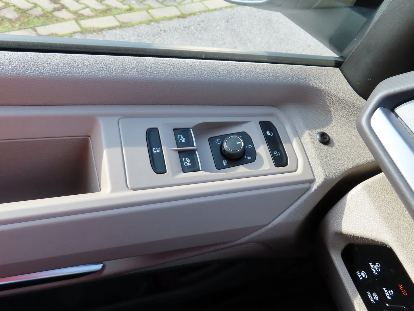 VW Multivan Life S 1.4 eHybrid | Mobile.bg � ����������� 11