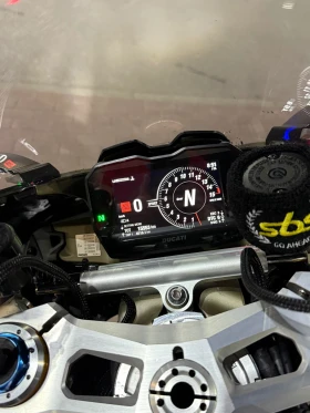 Ducati Panigale V4s | Mobile.bg    11