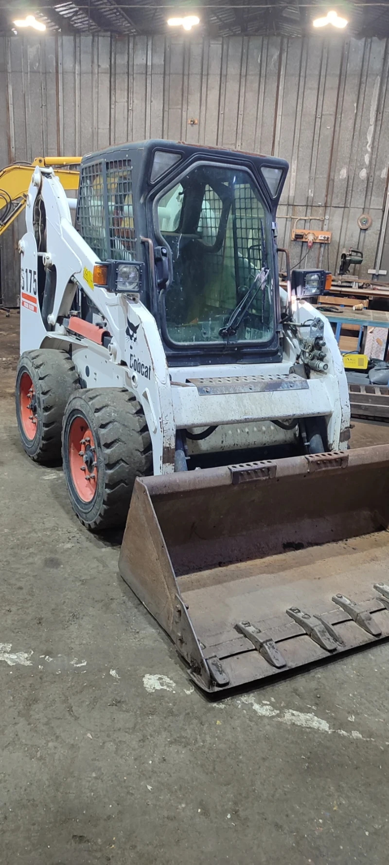 Мини челни товарачи Bobcat S175 HIGH FLOW