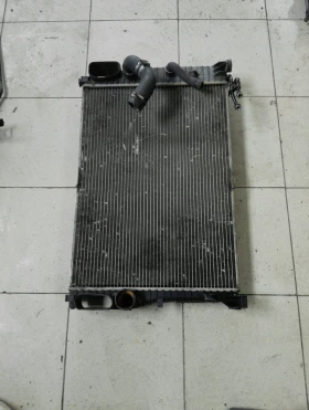 Воден радиатор Мерцедес Е280 W211