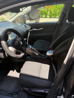 Обява за продажба на Toyota Auris D4D ~7 500 лв. - изображение 2