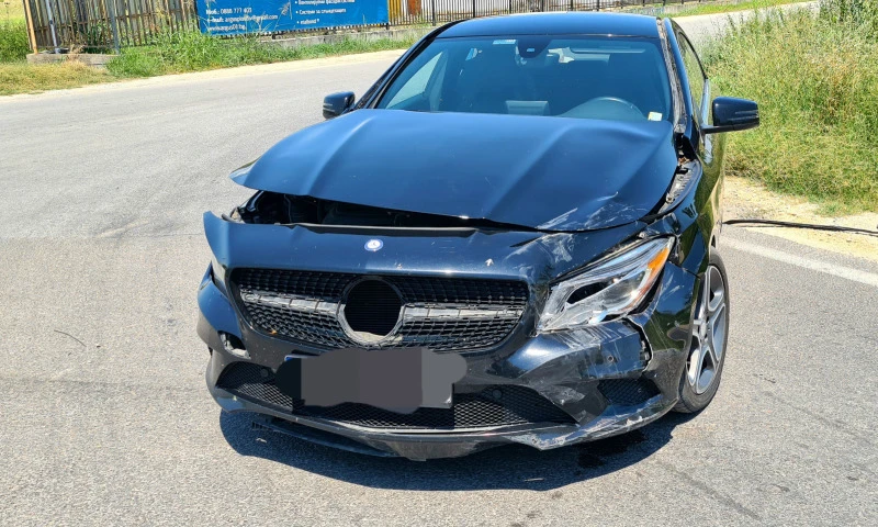 Mercedes-Benz CLA 250, снимка 2 - Автомобили и джипове - 46545379